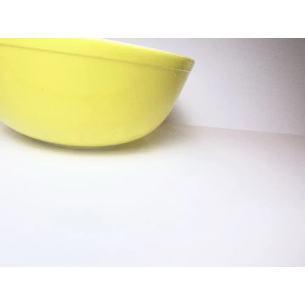 Pyrex #404 Yellow Nesting Mixing Bowl 4 Qt Vintage Primary Color